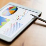 tablet computer and financial chart mth6ybc (1)